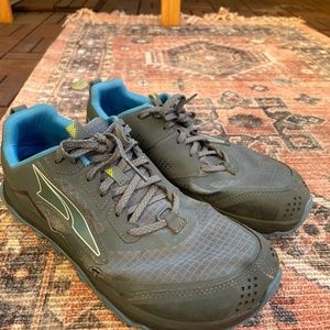 Men’s Altra Lone Peak 5 Size 10.5